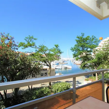 4 Personnes Vue Sur La Marina Appartement *
